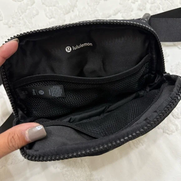 Lululemon/Disney Black Belt Bag - Picture 2 of 9